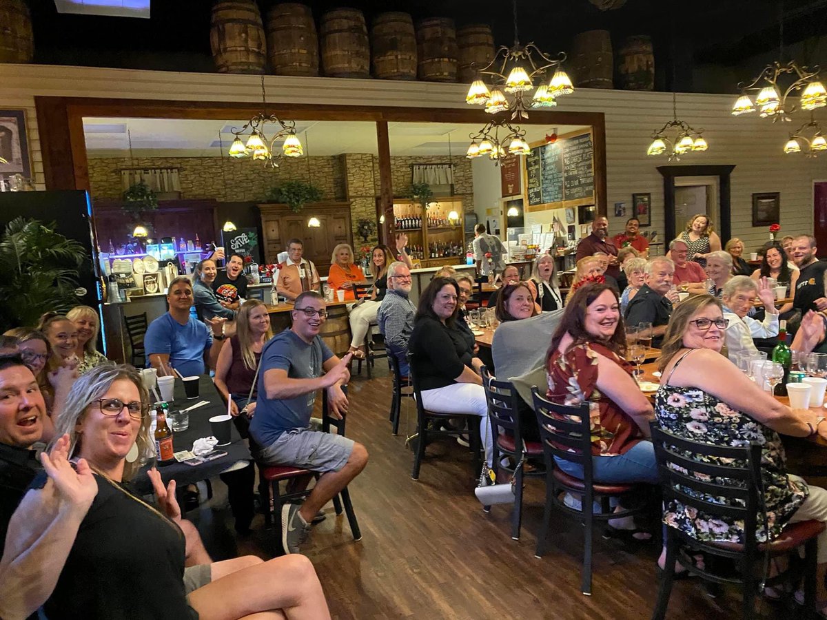 Another great comedy night at Cardinal Hollow Winery 🍷🍷