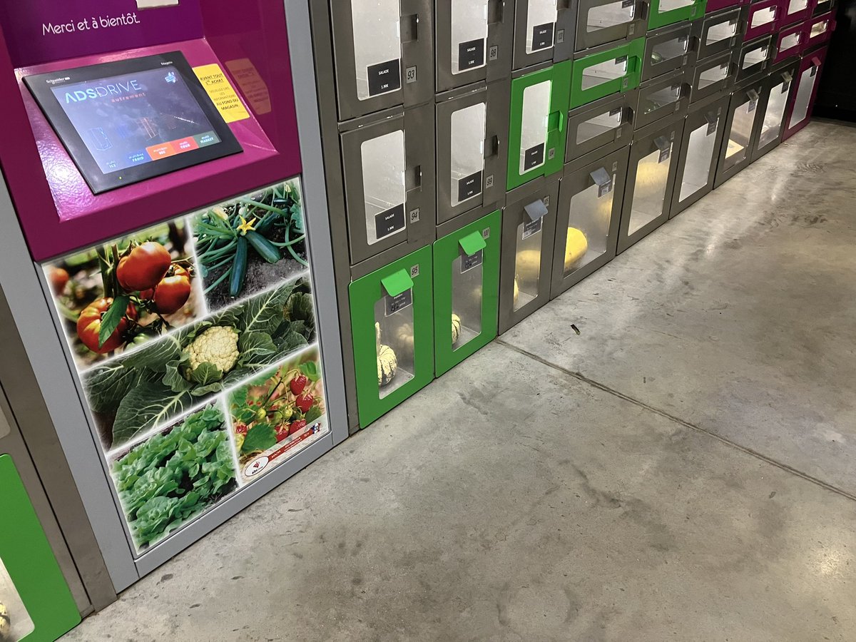 Meanwhile in Lille…fresh veg in vending machines