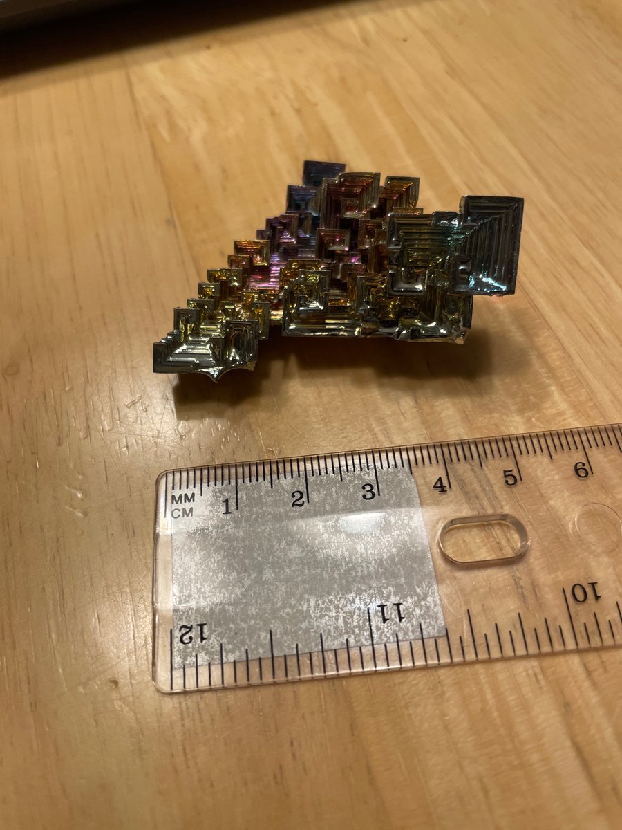 Snapdragon1333's tweet photo. This is a piece of Bismuth, and itโs actually somewhat of a misconception that it naturally forms like this. Natural bismuth doesnโt look like this, but it has such a low melting point that you can melt it on your stove and it will come out looking like the pics! #Snaprocks https://t.co/KscgwM0GvM