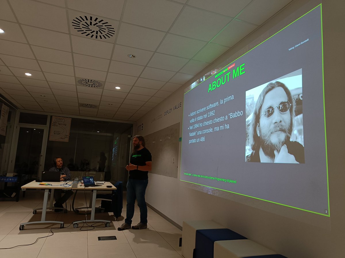 Pronti via! Gianni Bombelli live a #xpugbg, per parlare di XP a vent'anni dalla sua prima volta con queste pratiche di sviluppo #xp