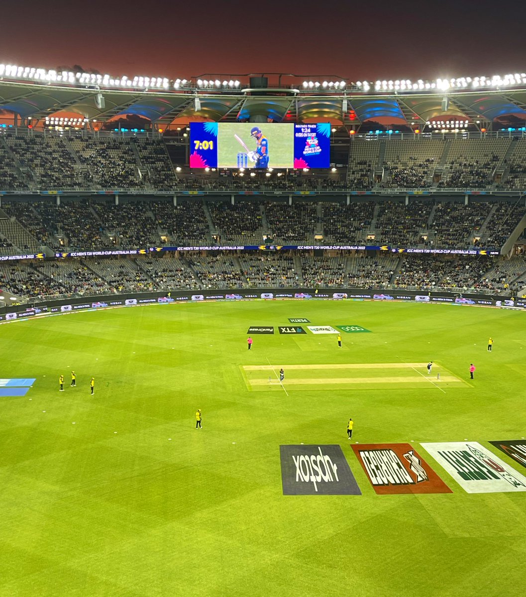 ridge_analytics's tweet image. Awesome to have the Australian team play in Perth. Had a great time watching @MStoinis hit bombs #AUSvSL #ICCT20WorldCup