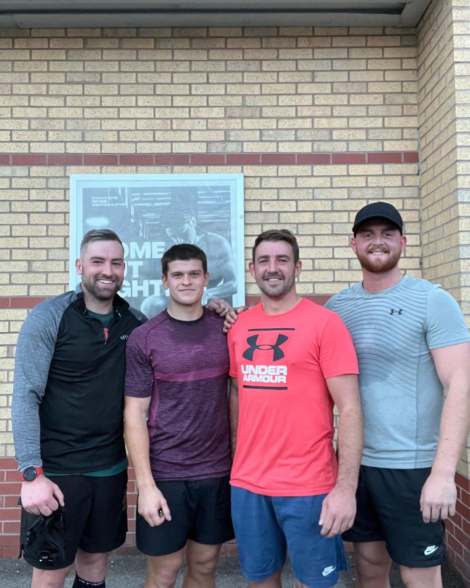 Two Hips One Knee Fundraiser tweet media