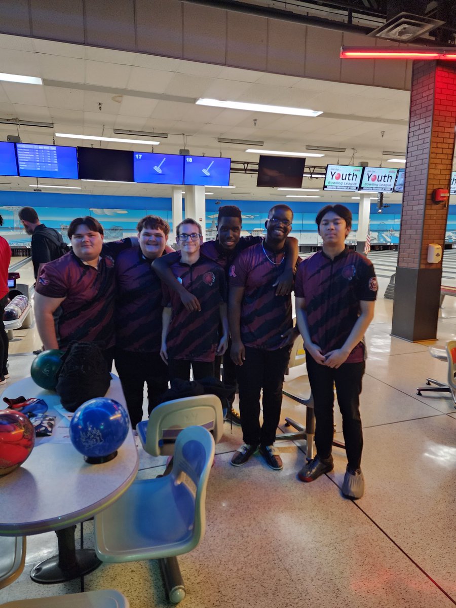 CCHSBears's tweet photo. Bears Bowling finishes 5th in Districts just out of the playoff for the District Championships.  Chris Falcon finishes 2nd in singles to advance to States.  Great season Bears! @CypressCreekHS @CCHS_mrsmendez @bowling_cchs https://t.co/jm7GlXwUSf