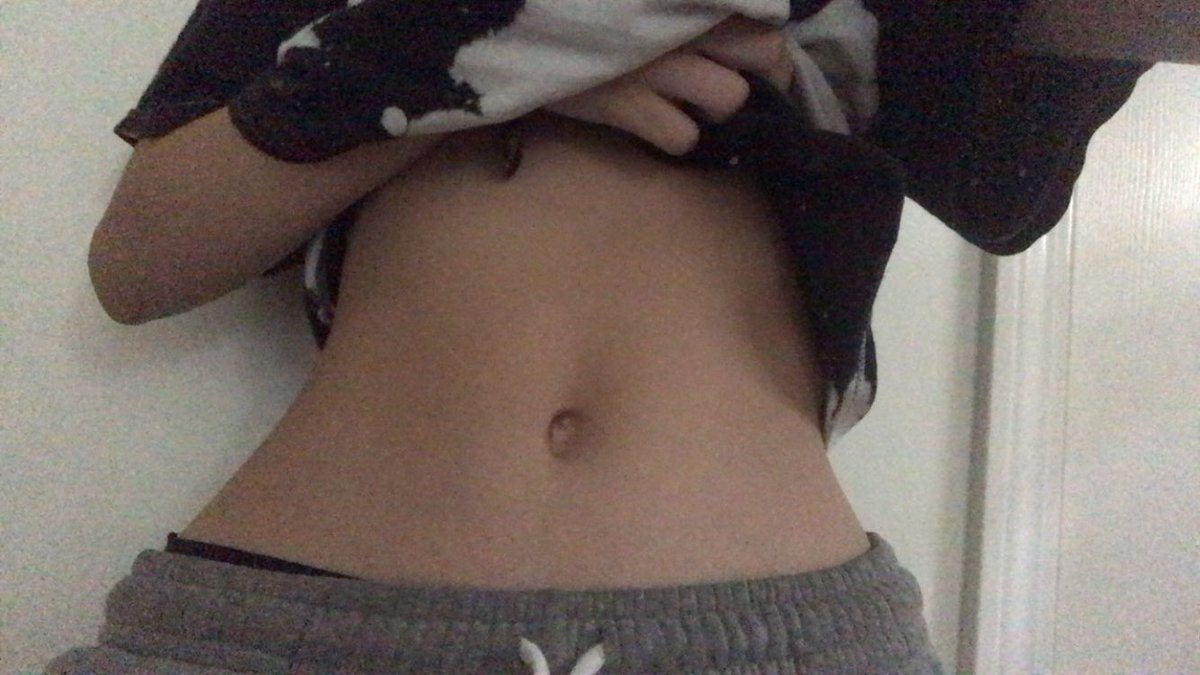 eir6257's tweet photo. tummy (: #femboy #puppysub #nsfwtwt https://t.co/1yIfi2ZgAH