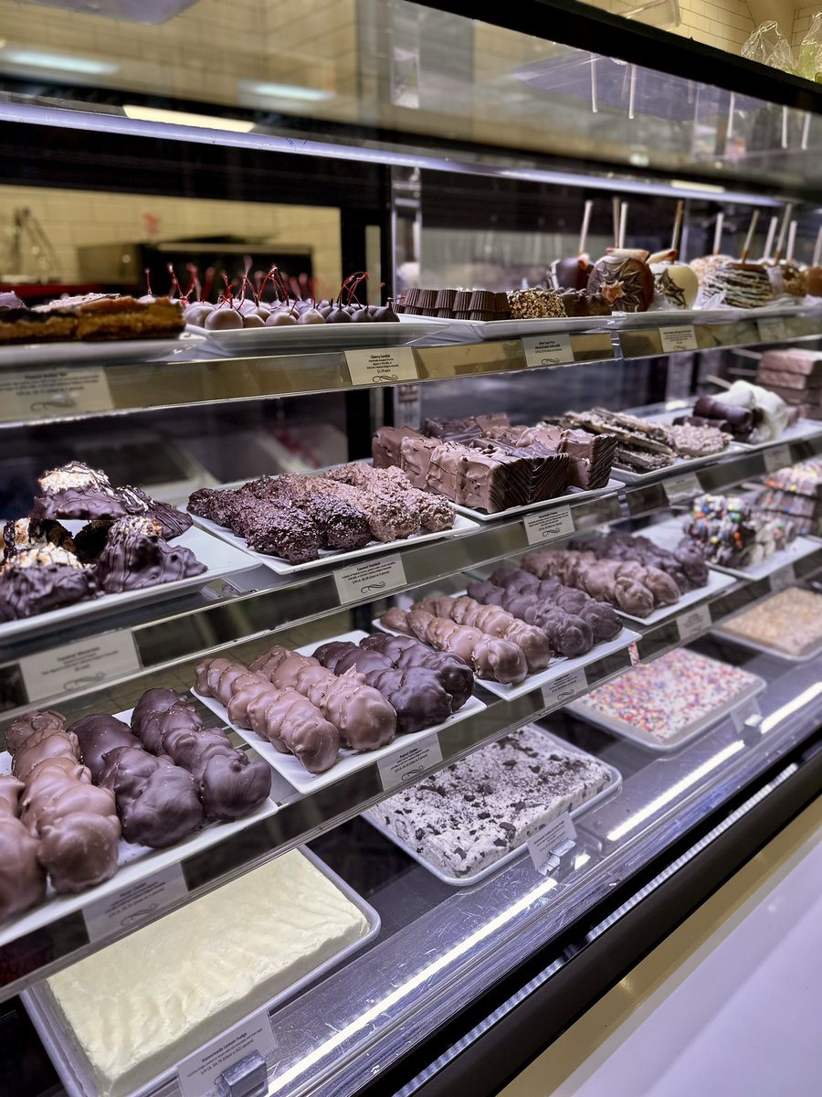 Coconut haystacks, peanut clusters, chocolate-dipped s’mores, fudge, and more! Which are you trying? 

#DowntownPensacola