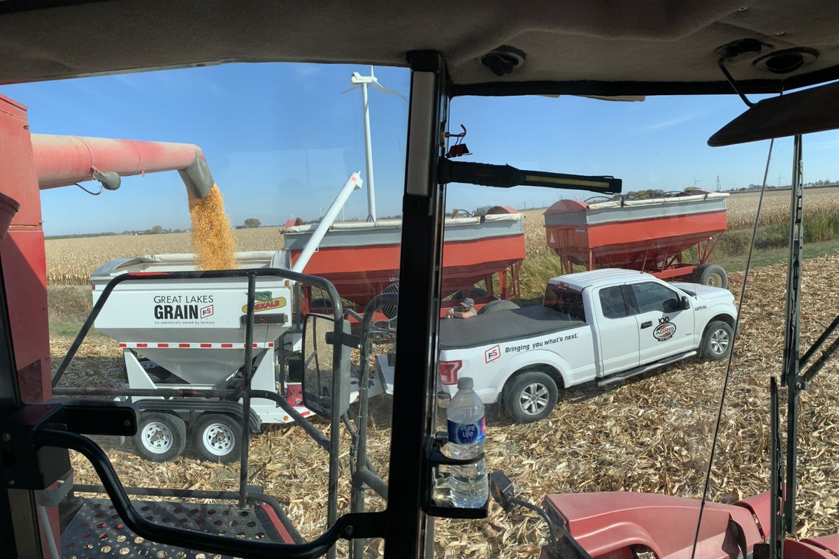 MoeChauvin's tweet photo. Thanks @guilbeault12 for the #corn #yieldmonitor calibration @agris_coop @AgLeaderTech https://t.co/cB16bjf9S9