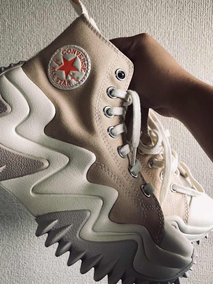 d_brokefandiary's tweet photo. bought these becoz of my bae @somi_official_ ✨ #converse #runstarmotion https://t.co/9iUC9NLEdi