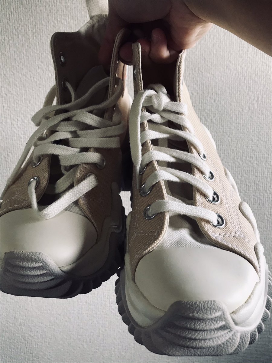 d_brokefandiary's tweet photo. bought these becoz of my bae @somi_official_ ✨ #converse #runstarmotion https://t.co/9iUC9NLEdi