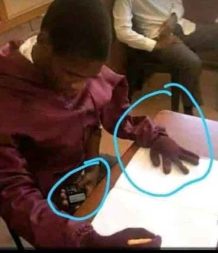 mawiadoro's tweet image. The goal is to graduate 😂