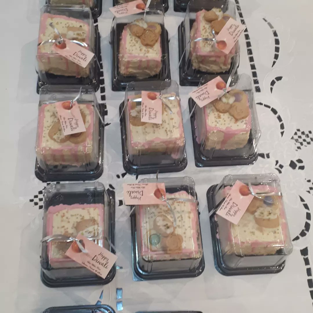 Neeresh01's tweet image. Happy Dewali 2022 ...my Private chef doing wat she loves 😍