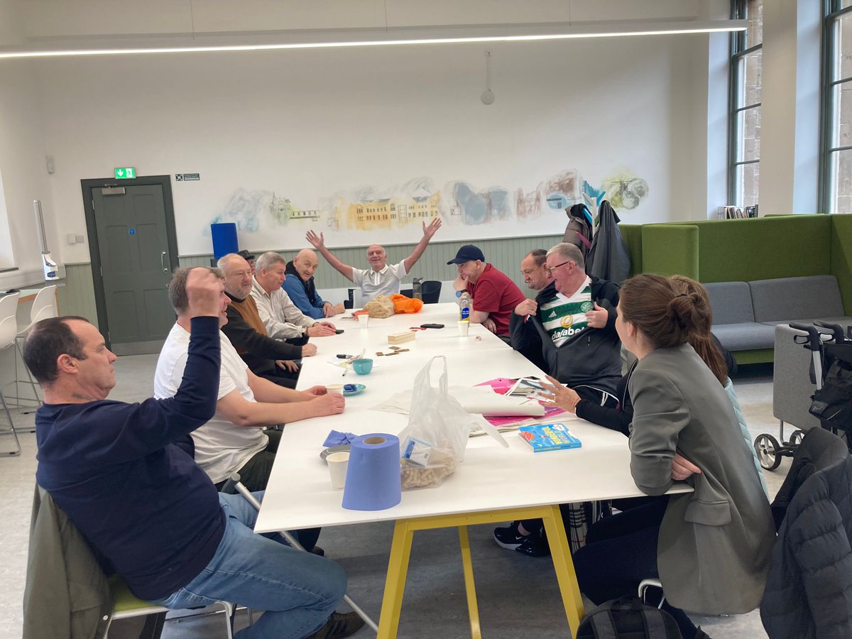 MOT4MEN's tweet photo. MONDAY MENS GROUP #GlasgowMental
Health&WellbeingFund #Nationallottery awards for all #PHA #Trusthouse #Parkheadschoolhouse #Communitylivingroom Talk on Mental Health and Suicide today was well received. Thanks Marie https://t.co/I83wcf0w7X