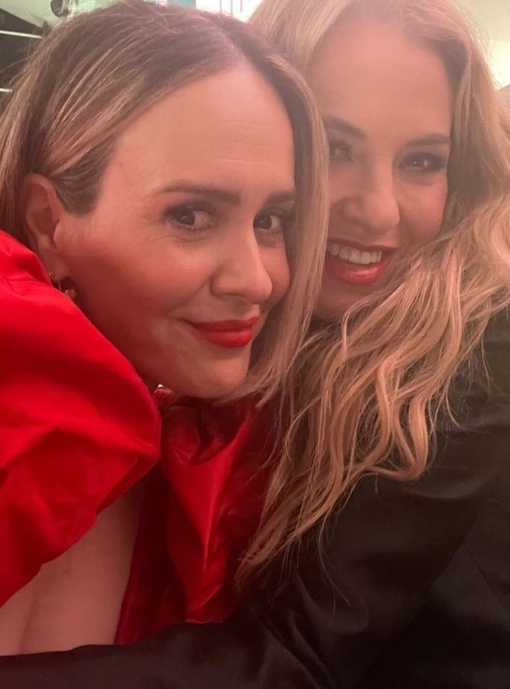 Happy Birthday to Leslie Grossman. 