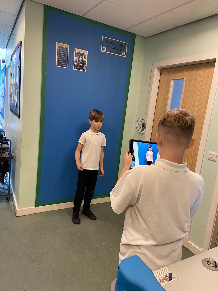MrsEastonanto's tweet photo. Today P6 discussed their favourite school subject in French and then recorded themselves talking about it @MrsMcManusanto 🇫🇷 🏫 🎨 💻 🧪 https://t.co/oH8HxFv2g9