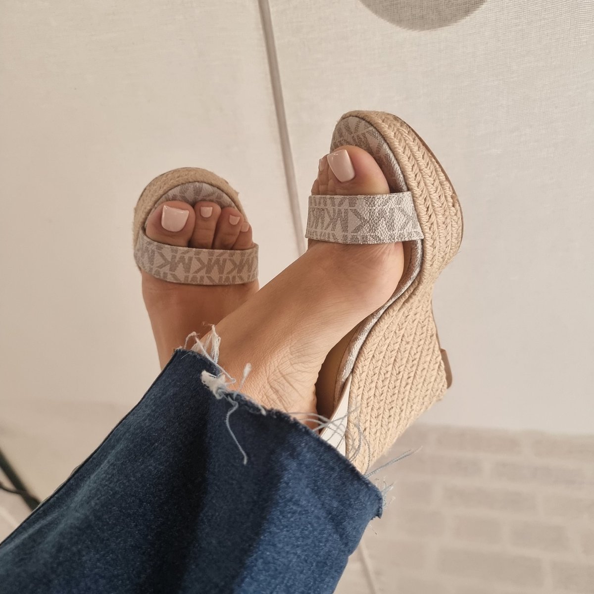 ElonXug's tweet photo. Wedges 🦉❤️ #YoTengoAlasdeTecolota https://t.co/hePoRc8QUq