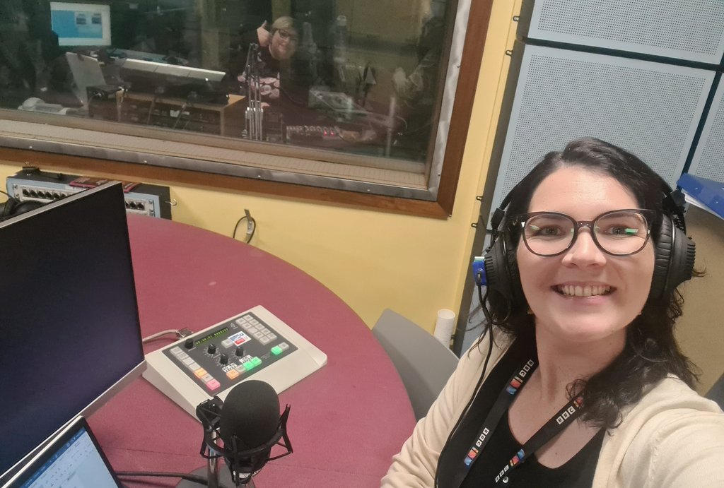 Air ais còmhla ribh beò bho 7f air <a href="/BBCRnG/">BBC Radio nan Gàidheal</a> 🎉. Òrain ùr bho <a href="/hmlvuk/">Have Mercy Las Vegas</a> <a href="/CathalMusic/">Cathal Murphy</a> <a href="/alicefayeniel/">Alice Faye</a> <a href="/frankiemorrow_/">Frankie Morrow</a> <a href="/lonelytogether/">The Lonely Together</a>. Come join us from 7pm and listen to some right good tunes from some right good artists #Rapal