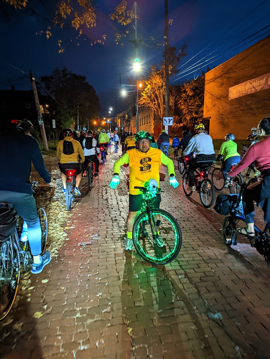 Who would've thought we'd have Monday nights as nice as this in late October? Clearly, 300-plus Clevelanders did!

Thanks to all who came to our <a href="/CudellEdgewater/">Cudell & Edgewater</a> roll last night. We can't wait to see you decked out in your spookiest duds for next Monday's finale!

📷: Frank Jones