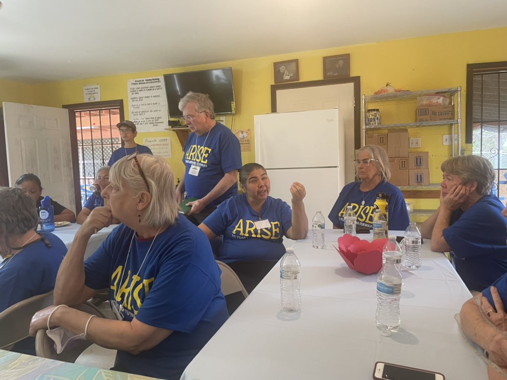 ahmcparland's tweet photo. Andrea at ARISE Muniz shares her expertise in alternative medicine with our group, one of many classes offered at each of 4 ARISE support centers  @SistersofMercy #MercyforJustice https://t.co/kotCevgoxI