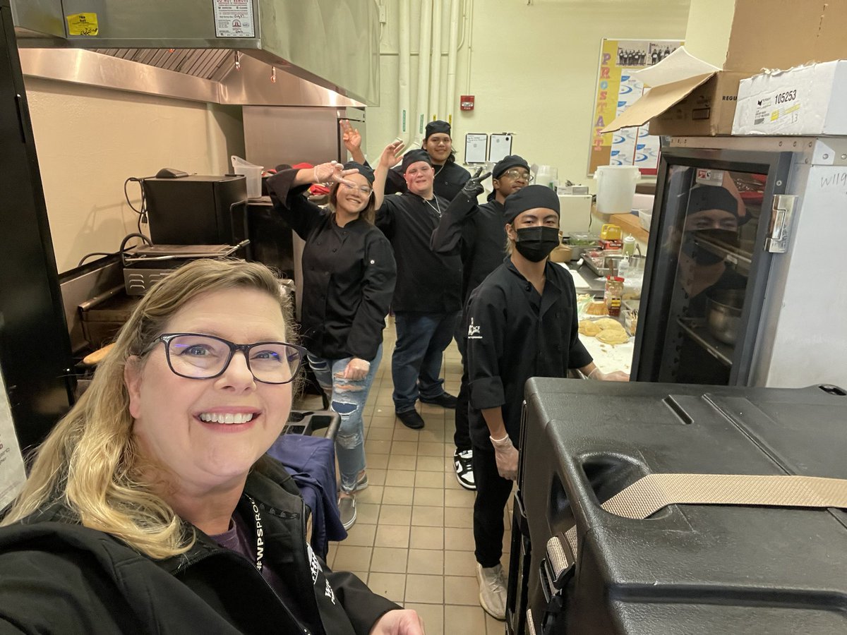 Enjoyed lunch at <a href="/EastHighAces/">East High Aces</a> new student-run F’East Deli. #WPSProud