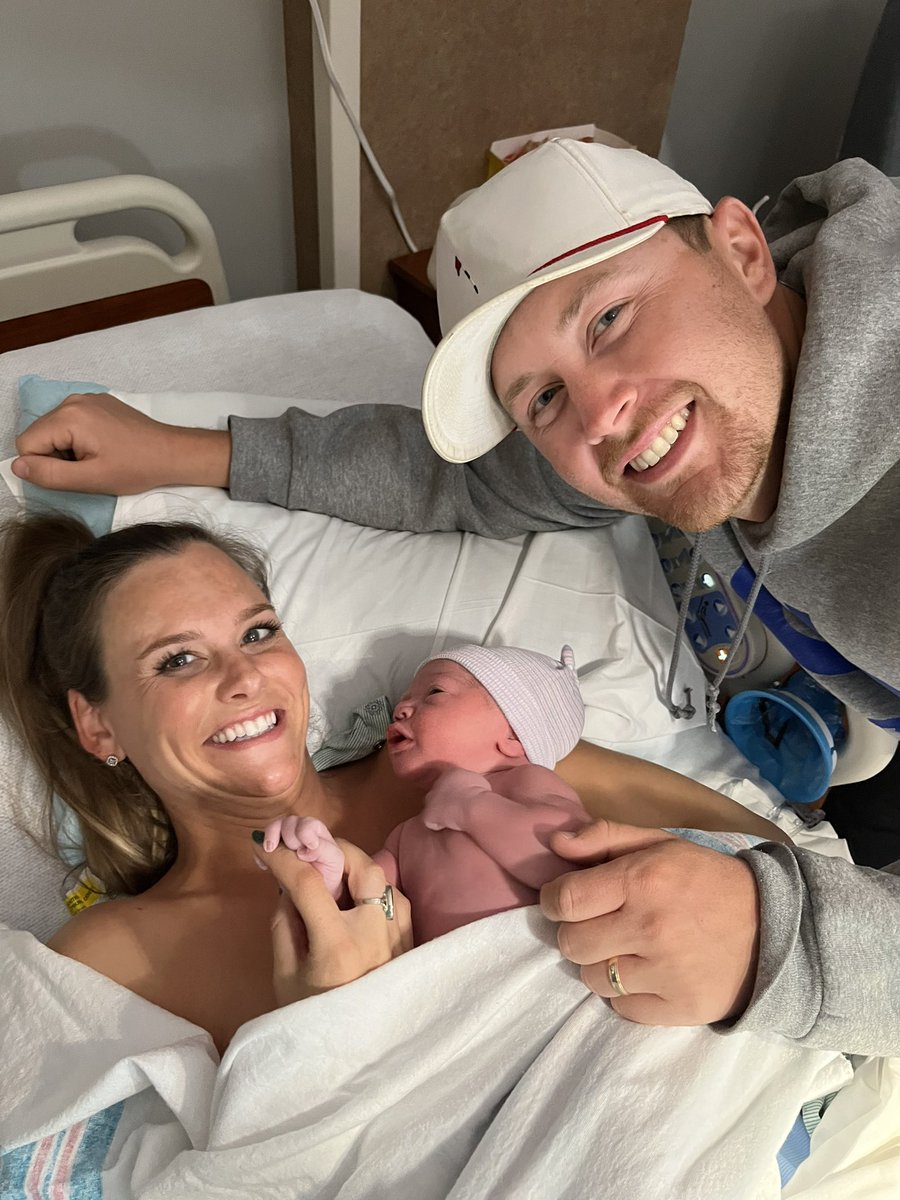 ScottyMcCreery's tweet image. Never known a love like this🥹 
Merrick Avery McCreery joined us 11 days early on October 24th at 4:34am! 7 lbs 13oz of nothin but love💙 
•
Thank yall for all of your prayers during this exciting season of life! Healthy baby and a healthy mama! Praise God🙌🏼🙏🏼