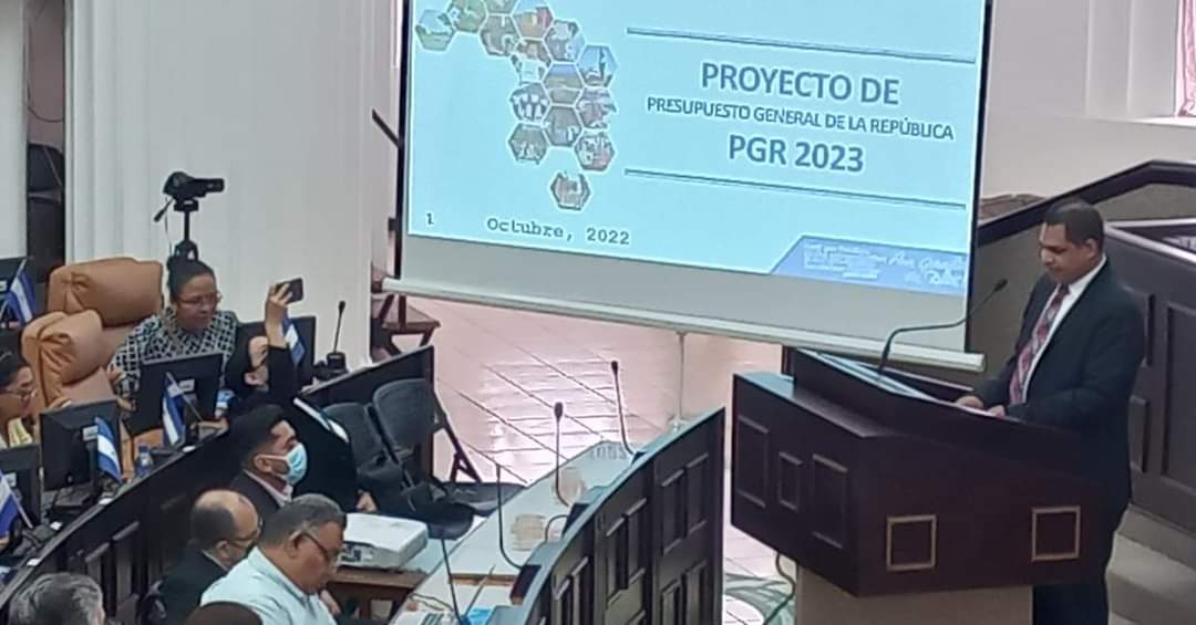 GranadaNica2's tweet photo. #Nicaragua 🇳🇮

🔹El Ministro de Hacienda y Crédito Público Ivan Acosta, presenta ante los diputados de la Asamblea Nacional el Proyecto de Presupuesto
General de la República 2023. 

#2022PuebloVictorioso ❤️🖤✌️ https://t.co/FhdAogdzoq