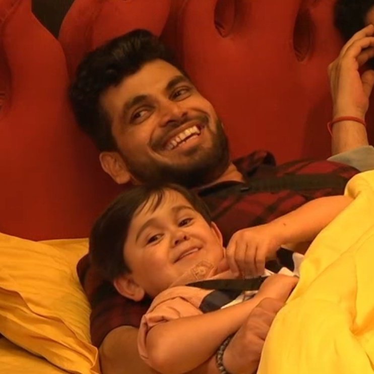 aaishapvt12's tweet photo. #ShivThakare support can follow me .I will follow back. ASAP 💯✅😜😍✨

#BiggBoss16 #BB16 https://t.co/cl8BfmD6YT