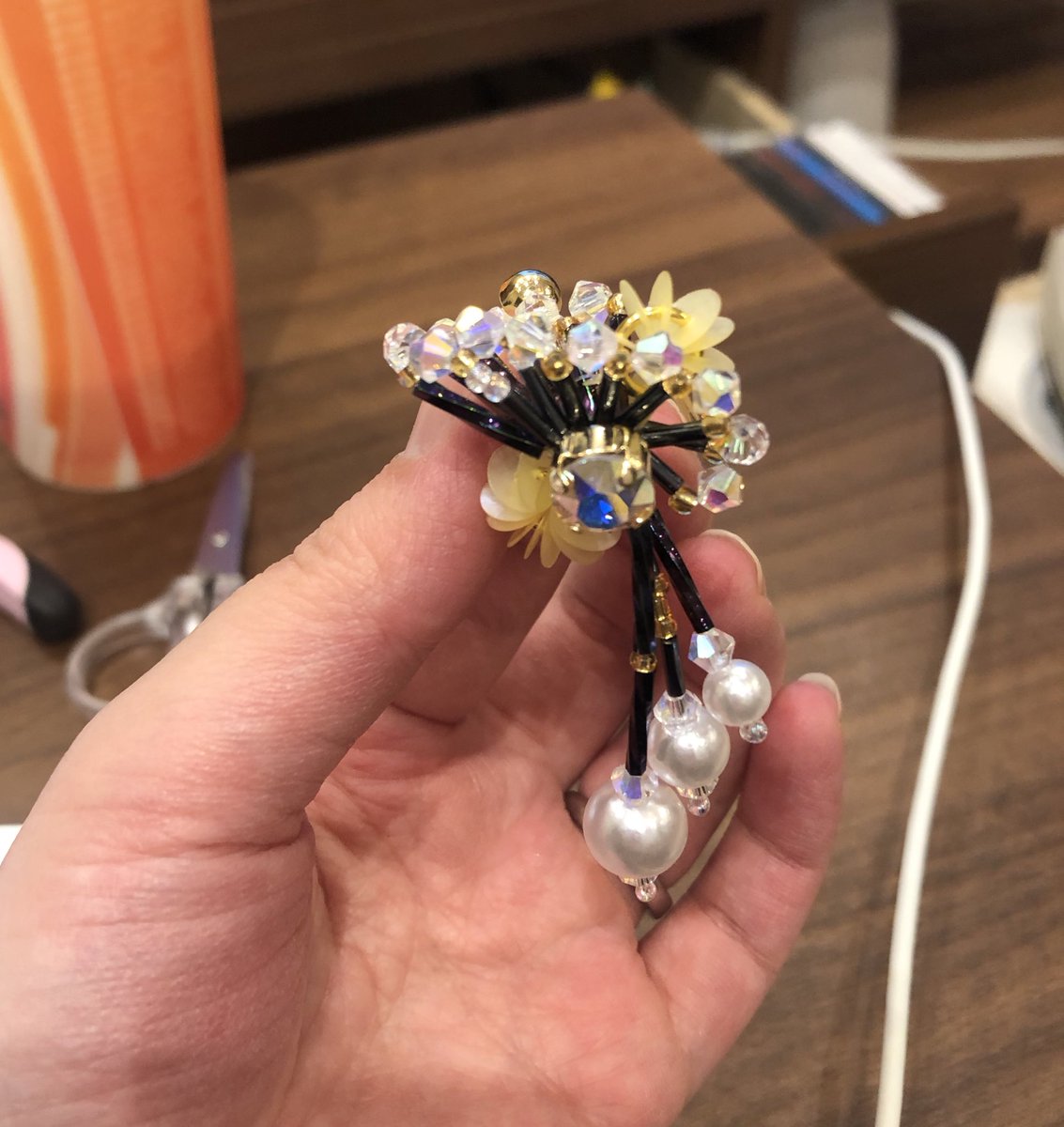 mm_phoenix_ru's tweet photo. USツアーに向けて、ブラジルのお盟主ティクちゃんさん@TheYellowClip にご依頼いただき、小鳩ミクさん@miku_bandmaid @cluppo_official のWith you衣装風ドレスを製作させていただきました🕊以下詳細です。

イヤリングちょっと違うのと背中の線ずれちゃった💦

#bandmaid 
#小鳩ミク
#cluppo https://t.co/wgq5baES7l