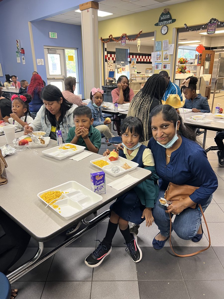 LajuandaThomas's tweet photo. First Grade Parent Visitation Day! #MPSAL #Wilsonrangers123 https://t.co/tq0kqLZAW8