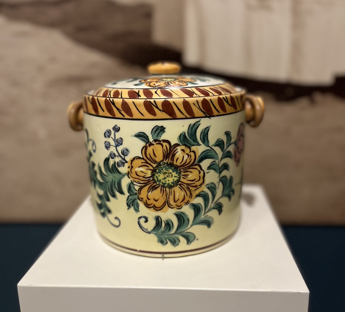 OakHillMuseum's tweet photo. Martha Freeman famously made excellent cookies for the Berry family and student visitors to Oak Hill. She would offer up some of her well-known cookies from this cookie jar! You can visit her Cottage on the Oak Hill grounds to learn more about Martha Freedman. https://t.co/GKzO6aypoQ