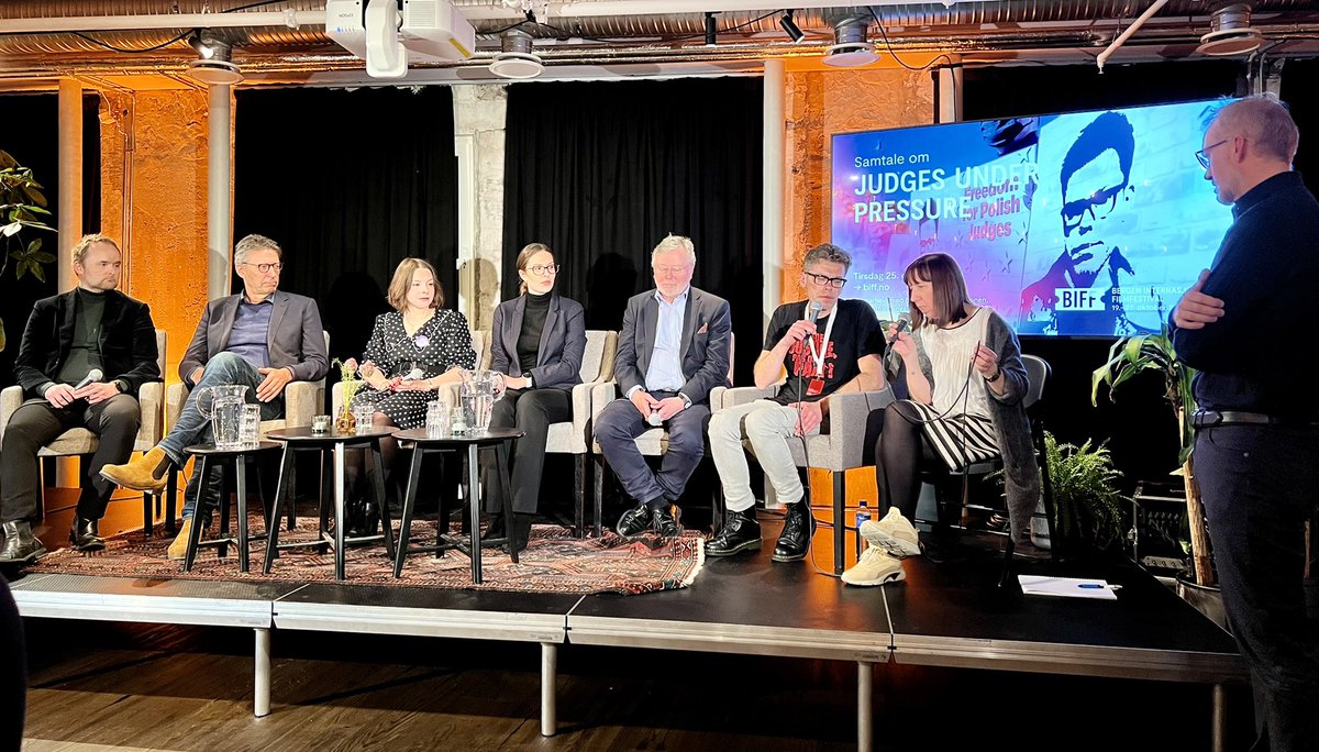 josteinhk's tweet image. «This documentary shows how fragile democracy and rule of law can be» say #IgorTuleya Tonight he discussed #ruleoflaw in #Poland following screening of #judgesunderpressure @bergenfilmfest @RaftoFoundation #WolneSady  @WolneSady1 @JudgesSsp