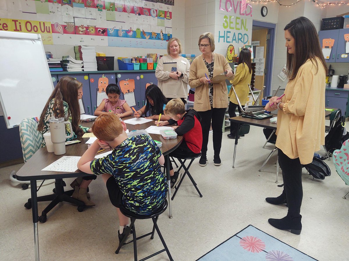 Amy Jones tweet media