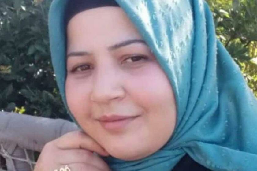 #EmineCin İstanbul Fatih’te sokak ortasında evli olduğu Levent Cin tarafından ateşli silahla öldürüldü.

İçişleri Bakanlığı kadın cinayetlerinin azaldığını söylerken her gün kadınlar öldürülmeye devam ediyor. İstanbul Sözleşmesi’ni uygulatacağız.
#KadınCinayeti