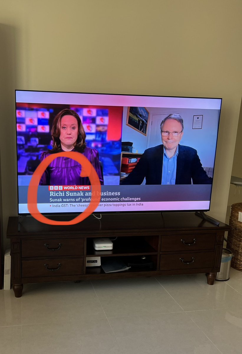 rishisapra's tweet photo. @AdityaRajKaul British accepting a non white prime minister in the most white way. https://t.co/cUxN900OfS