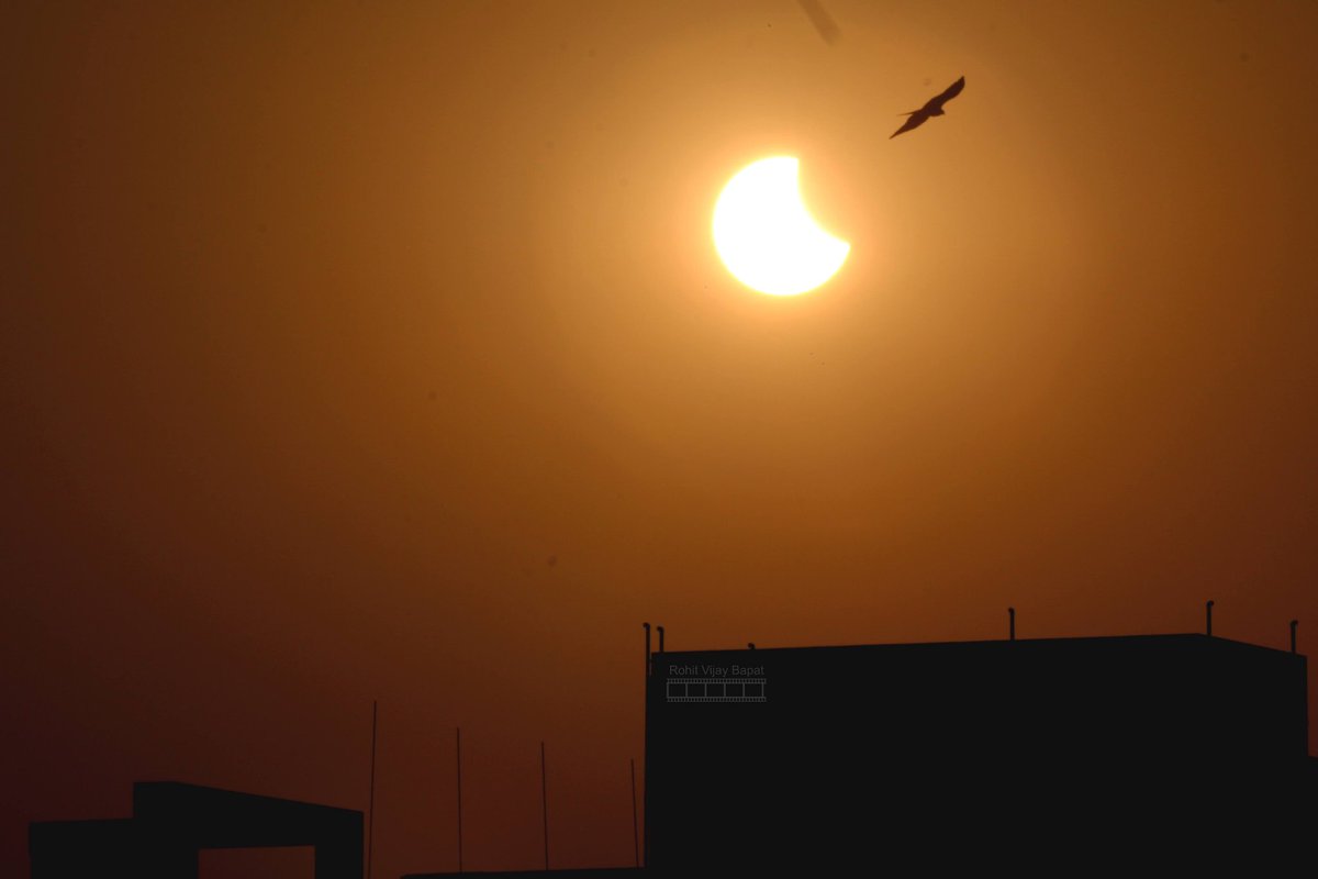 rhtbapat's tweet photo. Solar Eclipse 2022
Of of the best photos I took today ✌️🤗
#SolarEclipse2022 #solareclipseindia #solareclipse #Eclipse2022 #myclick https://t.co/w5wWiqOXQP
