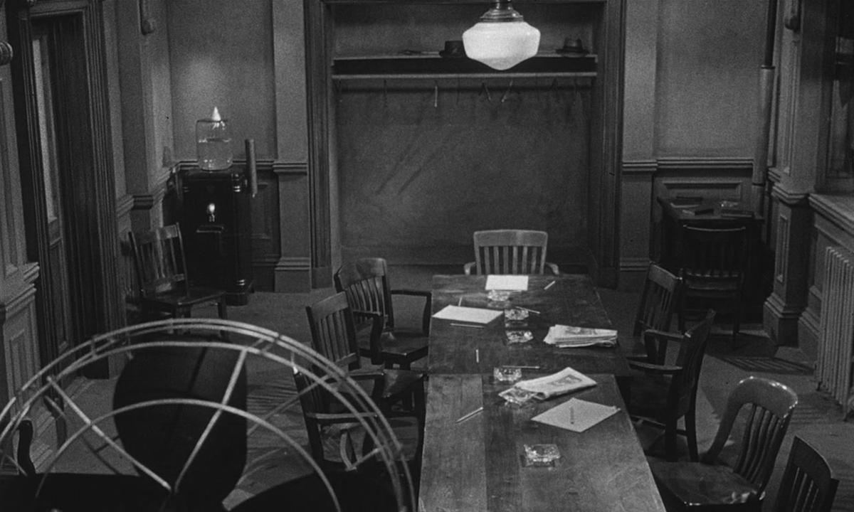 _Cinefilos_'s tweet photo. Doce hombres sin piedad (1957)
Dir. Sidney Lumet https://t.co/B5K1XFO6FN