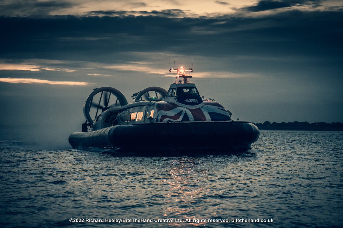 richardheeley's tweet photo. Hovertravel’s #Griffon #Hoverwork 12000TD #Hovercraft GH-2160 #SolentFlyer carries 80 passengers, and crosses the Solent between Portsmouth and the Isle of White in less than 10 minutes at a max speed of 45 knots. The only commercial hovercraft service in the world. #hovertravel https://t.co/7clhlFndRG