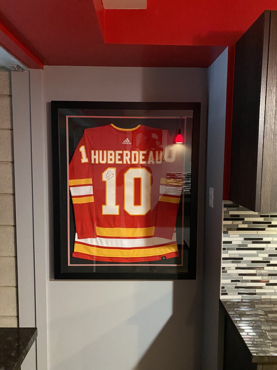 walsha's tweet photo. Jonathan Huberdeau’s Suite at Scotiabank Saddledome, #HubysHangout for underprivileged and disadvantaged kids to attend @NHLFlames home games. @JonnyHuby11 #GivingBack  #Community https://t.co/TJvKi0uzLf