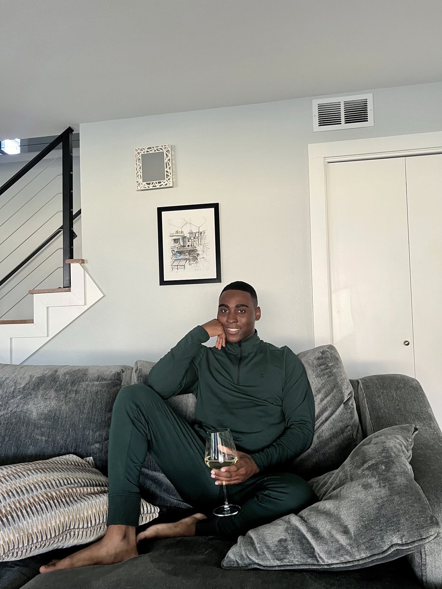 PilatesPapii's tweet photo. This @TommyJohn jogger set will have you lounging like royalty. Use my code SPARK25 for 25% off your order with my link https://t.co/MsN4tf1jbB
#TommyJohnPartner #Ad #NoAdjustmentNeeded https://t.co/tUqKxEn4Il