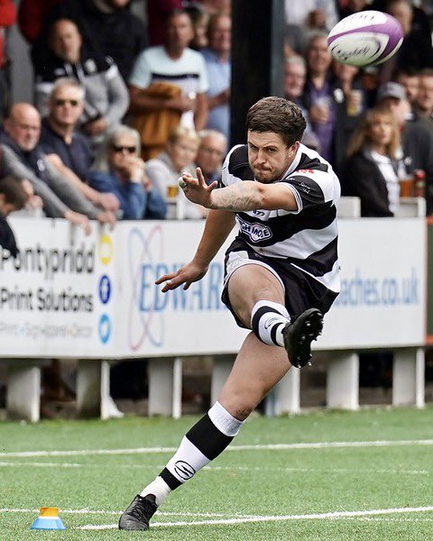 PontypriddRFC's tweet photo. 📻 | THE PONTY RUGBY SHOW

The @gtfm_radio Ponty Rugby Show will be broadcast at 6:45pm tomorrow evening and joining @AdamCleary7 as the special guest this week is Ponty outside-half @josephscrivens2 🤝

ℹ️ Read more 🎧🔗👉 https://t.co/2ZsVBjKmlP

#WeArePonty ⚫️���️ https://t.co/C5jHq5iFYE
