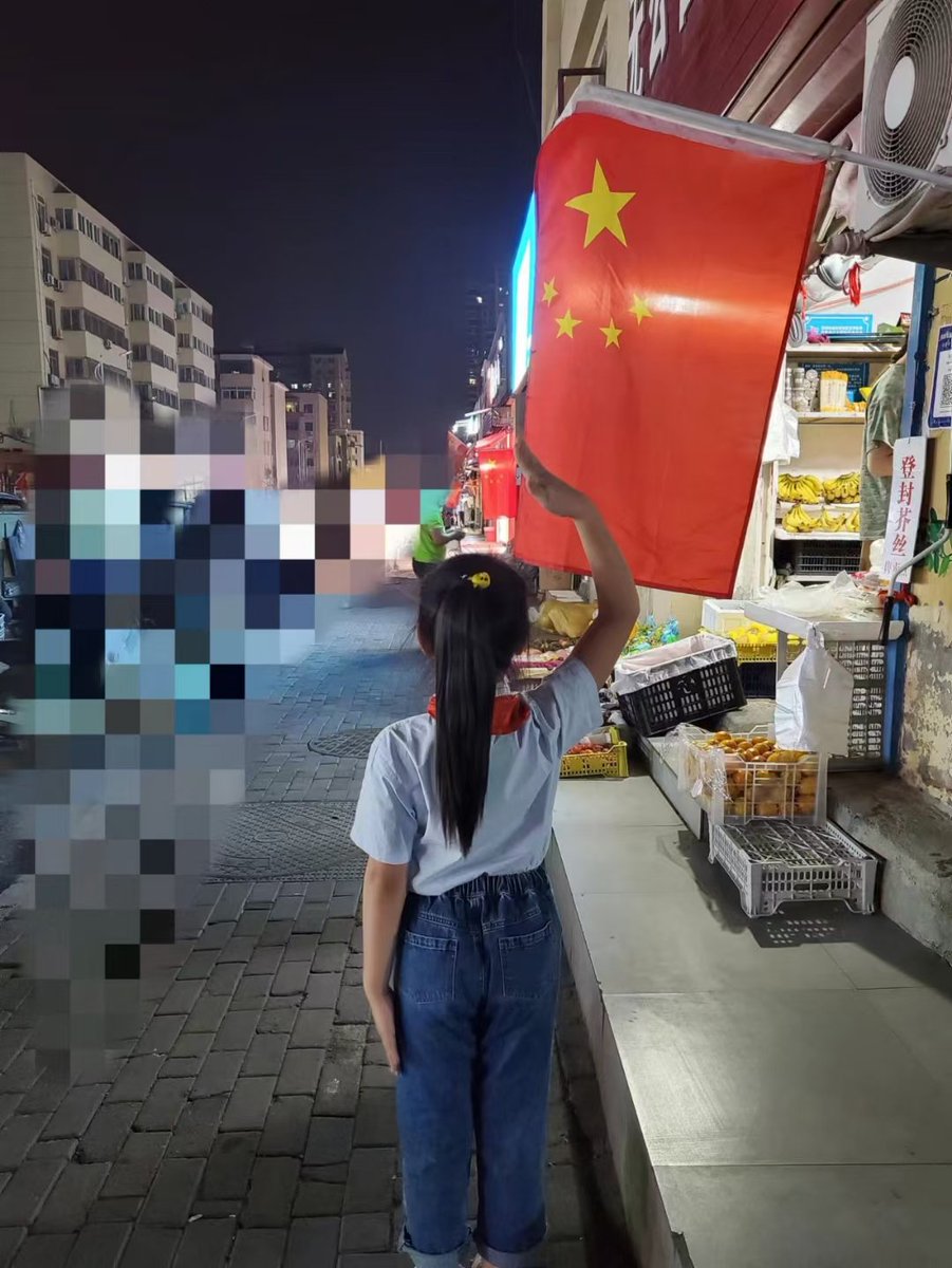 zhuihang's tweet photo. 红星的光芒将会照亮整个地球马克思主义核心价值观，终将引领世界潮流，中华民族在习近平总书记的带领下正在不断加快实现民族伟大复兴的步伐，坚决捍卫党中央的决策，捍卫习近平总书记的领导，对居心拨测企图分裂国家，分裂民族，破坏人民美好生活的海外敌对份子予以重拳出击，彻底清除！ https://t.co/HLhlkZosAZ