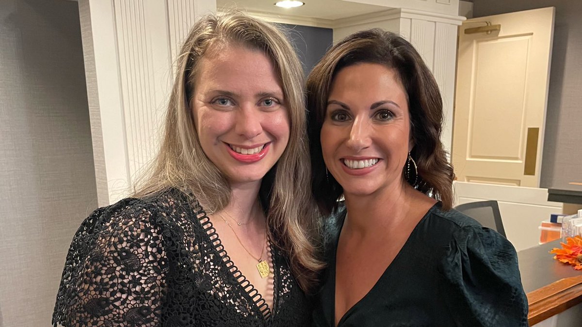 AshleySRusso's tweet photo. Wonderful evening celebrating my dear friend Dorota Gasienica-Kozak & Meg Dowd for being recognized as 2022 @WBCLehighValley Athena recipients ✨ Thank you for all you do in empowering women! https://t.co/2NhpKhHb0V