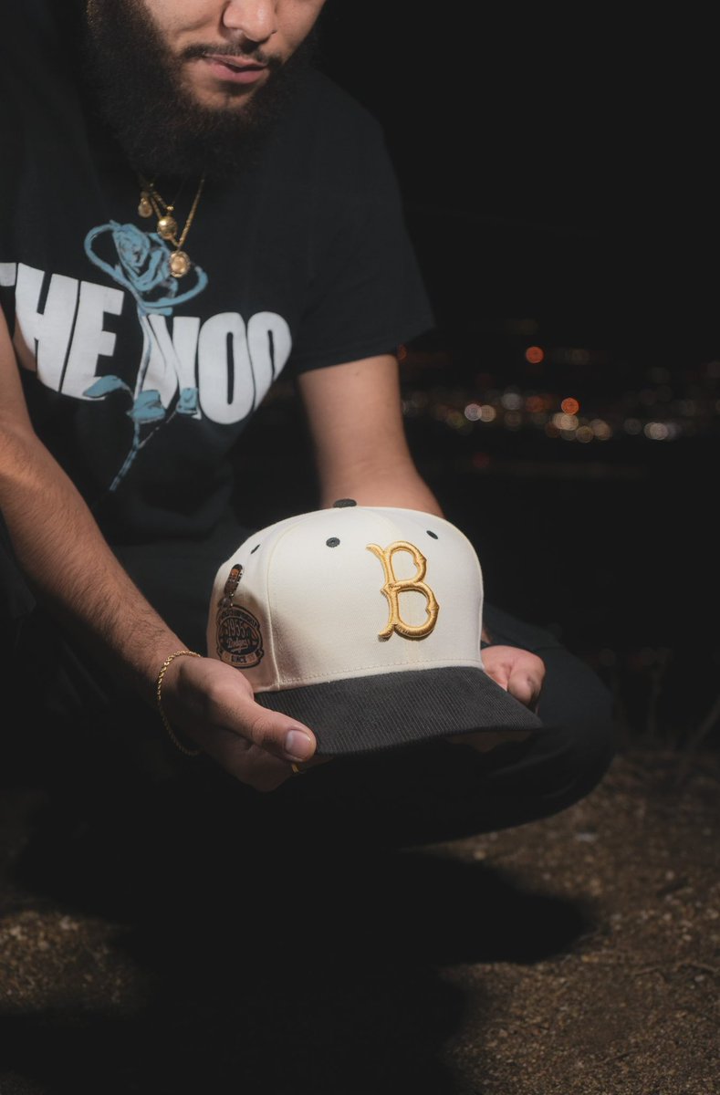 __dirtyydann__'s tweet photo. My first NewEra release in collaboration with Proimage Sports made by yours truly and @feelLikeAndy                                                    The Woo Pack💫. https://t.co/vT160nEhZN