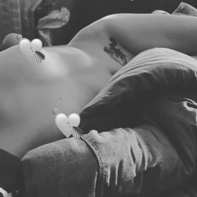 Un peu de noir et blanc 🥰 Rejoignez nous sur mym pour du contenue non censurer 😋🔞🔥  https://t.co/QtIwD3NaOv<a href="/tag/lingerie"class="tags"><span>#lingerie</span></a><a href="/tag/sexy"class="tags"><span>#sexy</span></a><a href="/tag/coquine"class="tags"><span>#coquine</span></a>