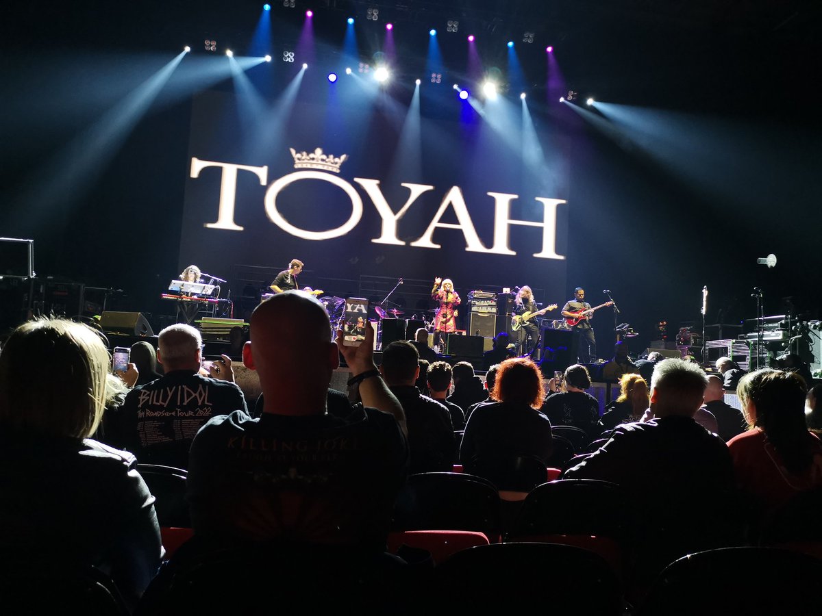 tracetsparkie's tweet photo. @toyahofficial @BillyIdol We absolutely loved your set tonight in Leeds. It's a shame the vibe didn't flow to Billy with the next act, however we will certainly come and see you again. I've been a fan since I was a child in the 80s and was so excited to see you perform live. Thank you x x https://t.co/fOXxadGQJX