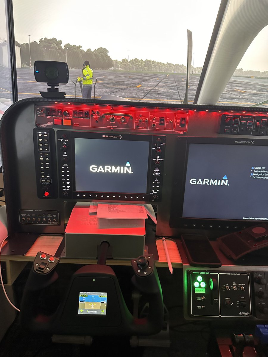 av8r_chris's tweet photo. Going live on vatsim Martha’s to la guardia!  @vatsim @vatsimevents @vatsimusa https://t.co/SvryXJVB2h https://t.co/WPTLTXW0Vn