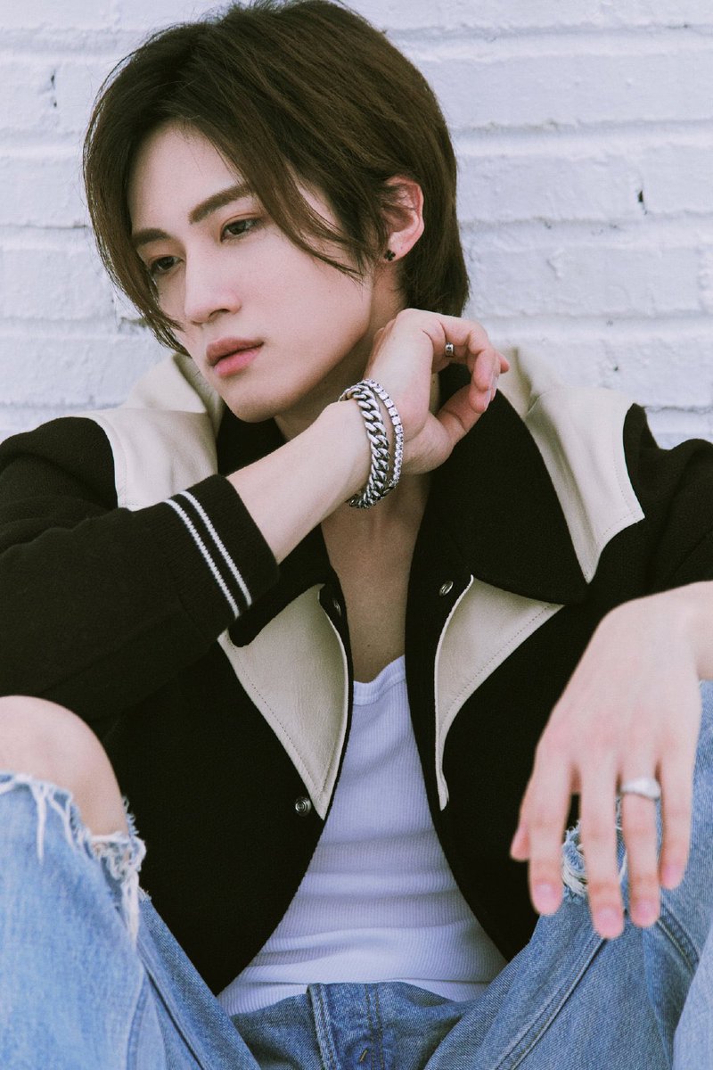 PentagonUSAone's tweet photo. I really can’t get over how gorgeous Yanan is. 🥹 he’s absolutely stunningly beautiful and ethereal. 

#Pentagon #ShanghaiPrince @CUBE_PTG_JAPAN @CUBE_PTG https://t.co/BIsxSi3eZP