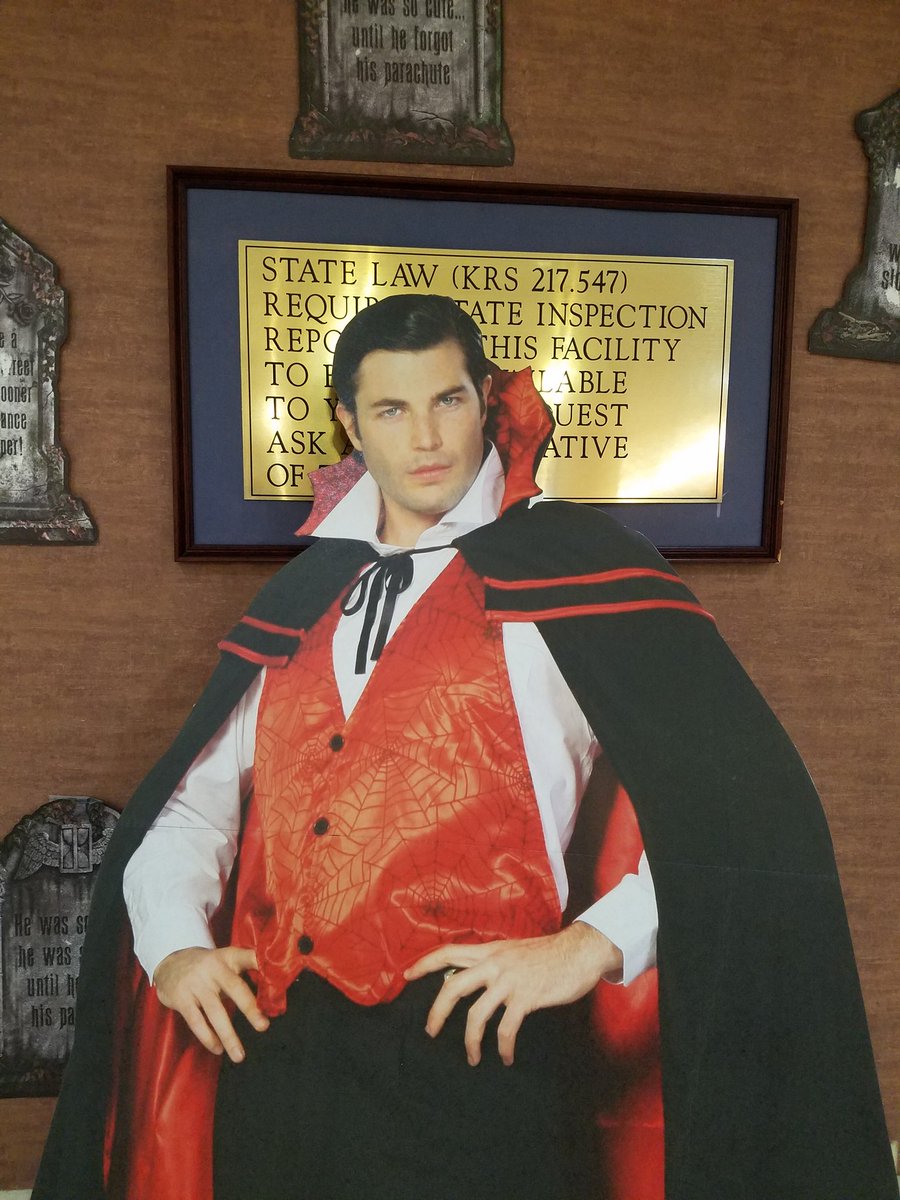 amylk03's tweet photo. @realtimrozon this you in my work lobby? https://t.co/RbFKi0dKLp