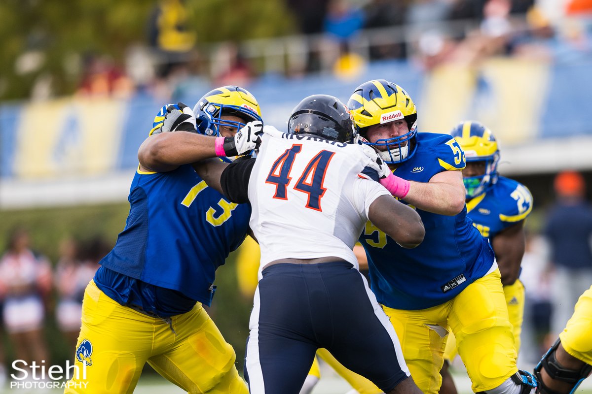 StiehlPhoto's tweet photo. A couple of images of @Bradly_61 from the Morgan St game.  @Delaware_FB @UDBlueHens  #fcsfb #ncaafb #football https://t.co/e7ckNEPp9M