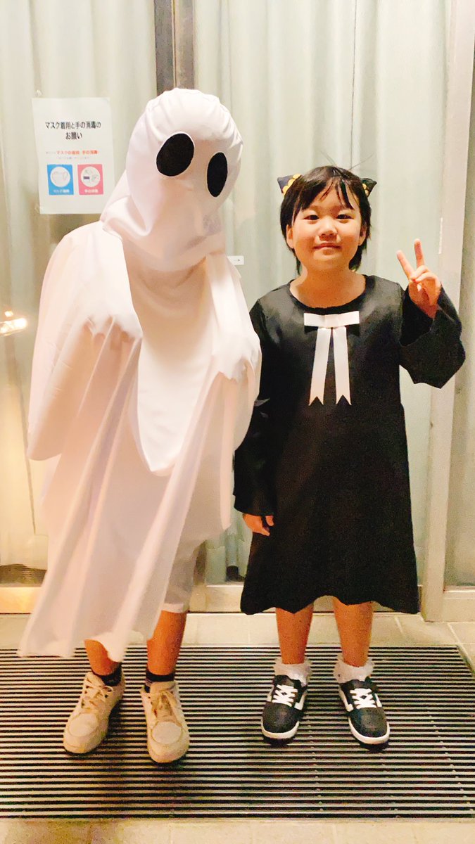 kalent_hand's tweet photo. アーニャでDANCE🙆‍♀️ピンクカツラは断られた🙄
 #ハロウィン #スパイファミリー #アーニャ #ピーナッツ嫌い、柿の種好きな子 #アニメ #小学生 #仮装 https://t.co/dVCRrdcD89
