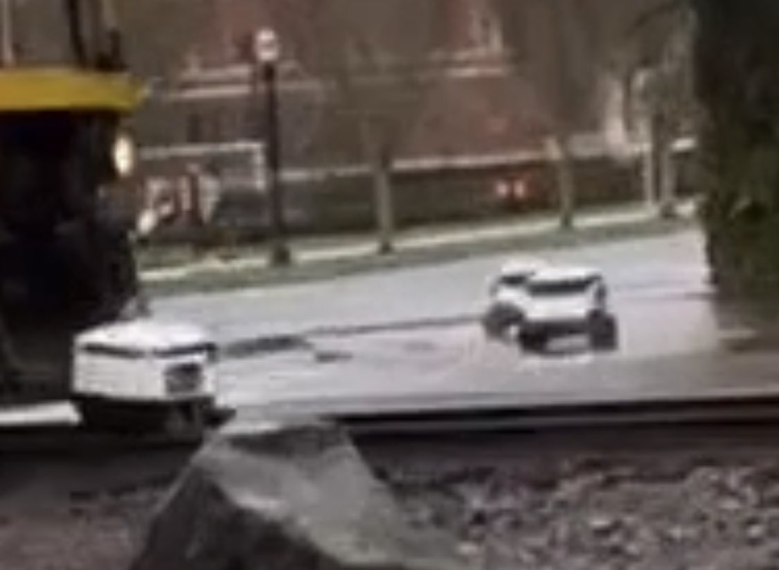 rawsalerts's tweet photo. I feel bad for the two robots that witnessed there friend being crushed into a million pieces by the large unstoppable train 😔 https://t.co/AnjBD5Omcw