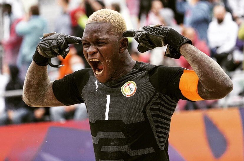 FootballSenegal's tweet photo. Alseyni Ndiaye, le Céni de Diamalaye. Alseyni sur le sable fait penser à Céni sur gazon. Imprévisible et intrépide, il sait soulager son équipe dans les moments les plus délicats. À bientôt 33 ans, il les aura le 31 décembre prochain, Alseyni aura eu une carrière remplie. https://t.co/0RBM99qgHy